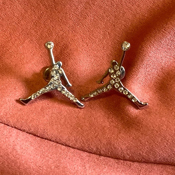 Basketball stud earrings - Picture 1 of 3